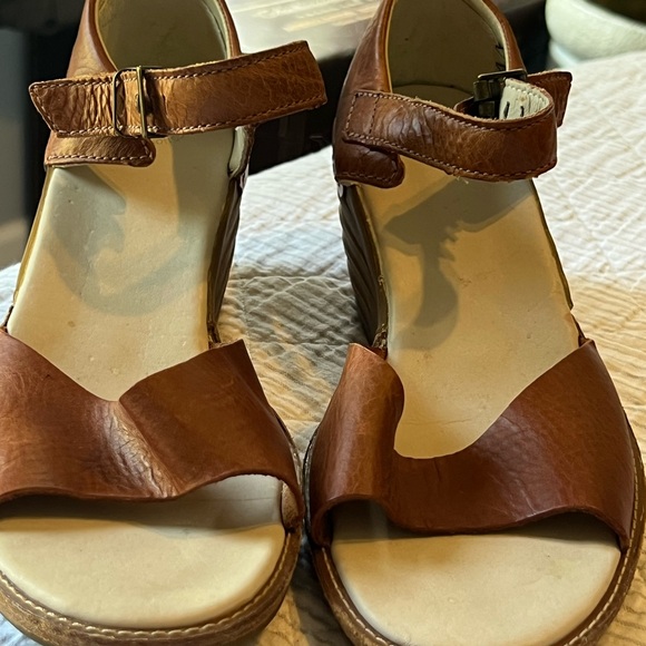 Dr. Martens women’s wedge sandal US 8 - Picture 3 of 9